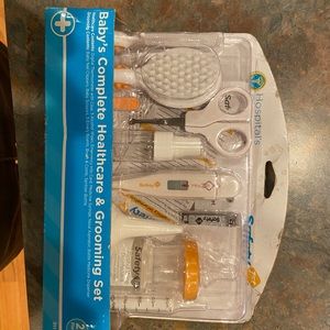 Baby’s grooming kit
